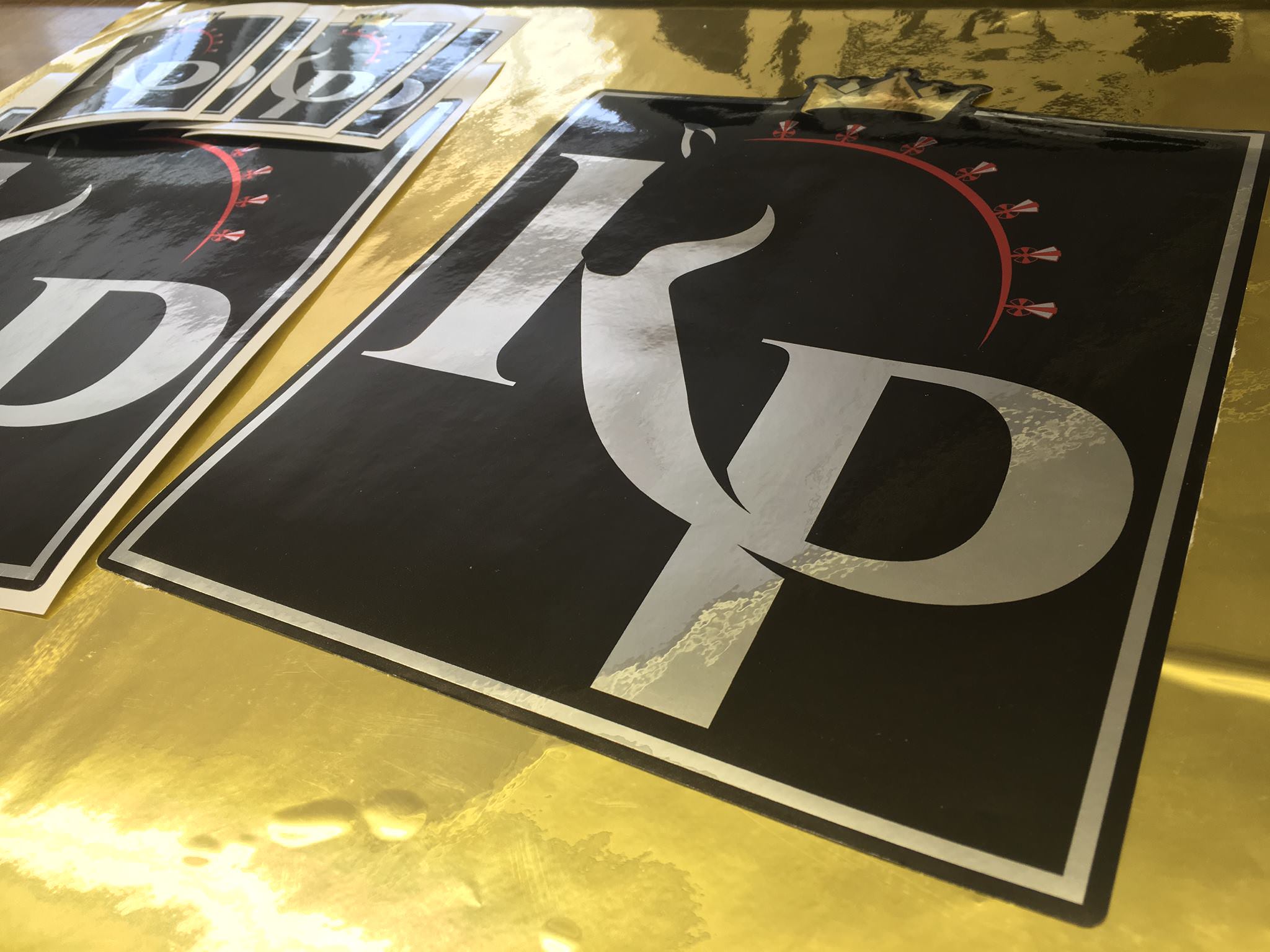 Custom Decal Sicker Printing For Cars & Store Windows