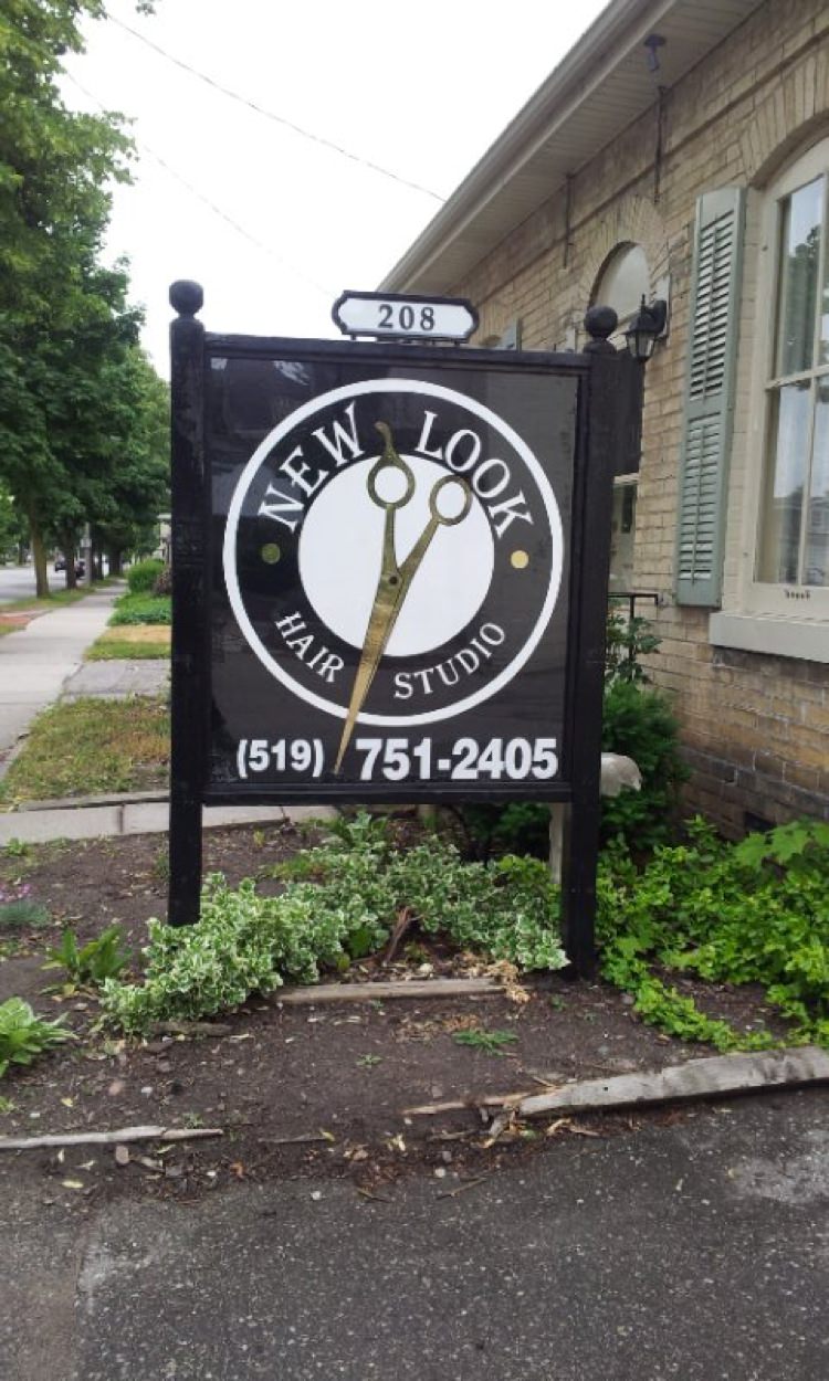 Shop For Custom Outdoor Street Advertising Signage in Brantford Ontario